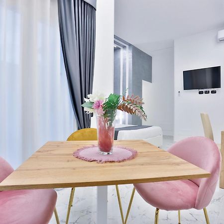 Hotiday Room Collection - Napoli Sant'Arcangelo Exterior foto
