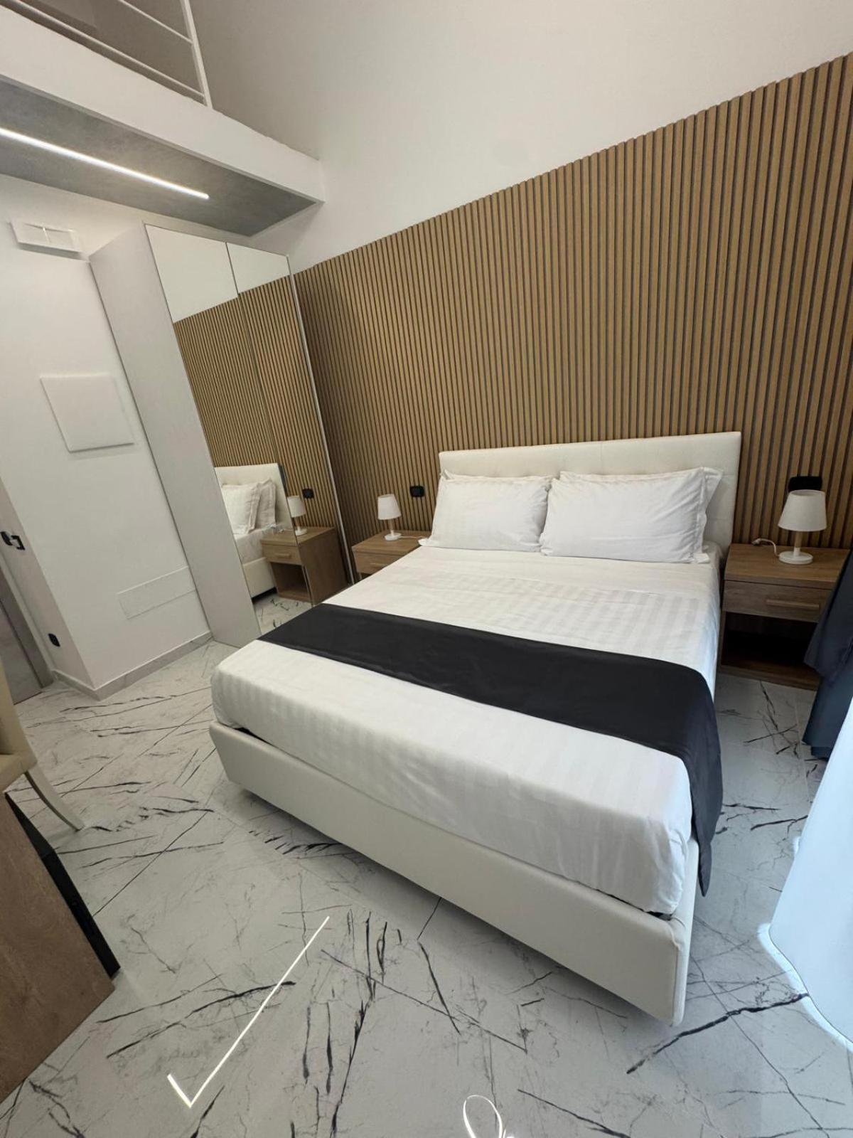 Hotiday Room Collection - Napoli Sant'Arcangelo Exterior foto